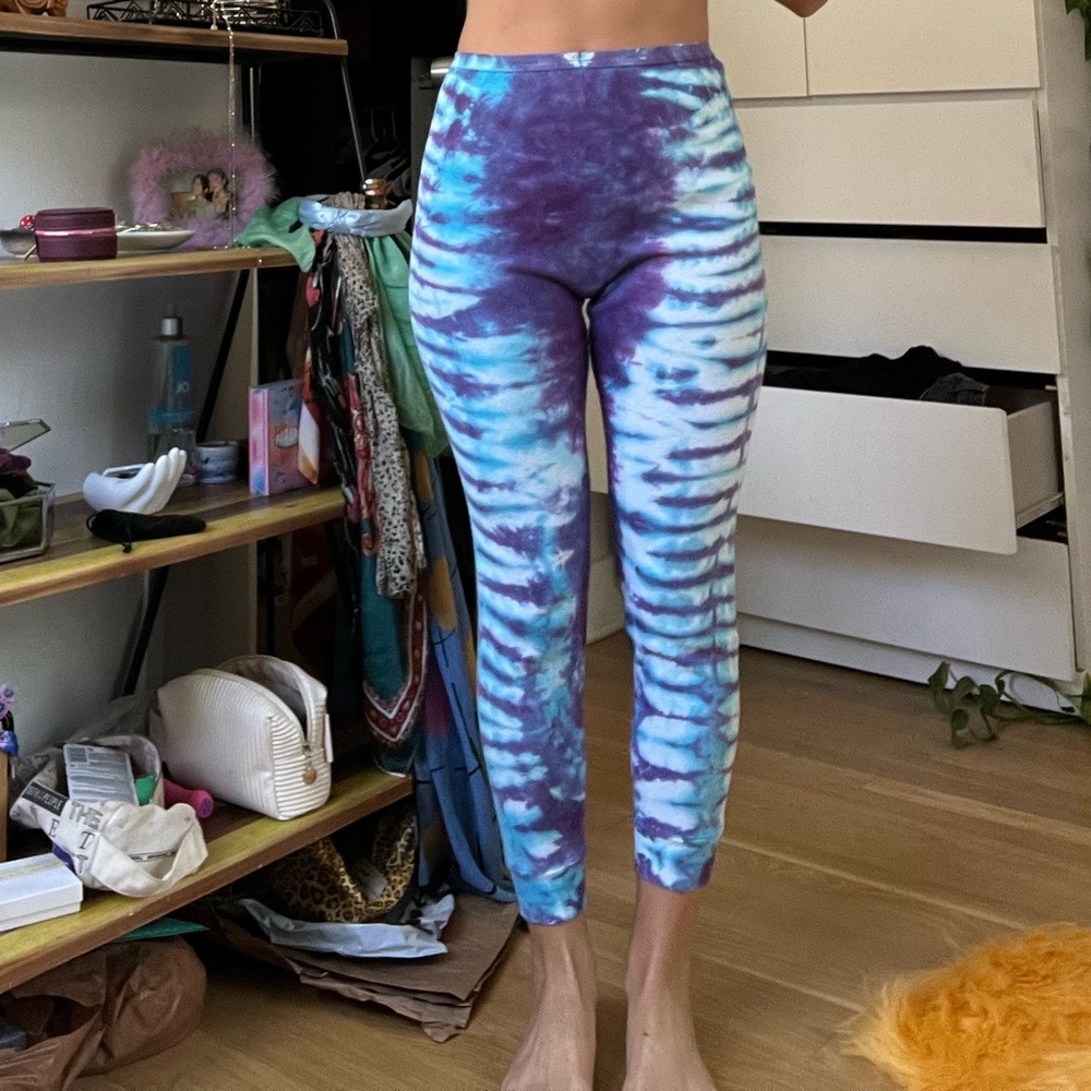Blue and purple tie dye leggings